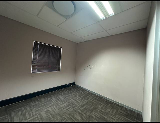 297.90M² OFFICE TO LET IN HIGHVELD